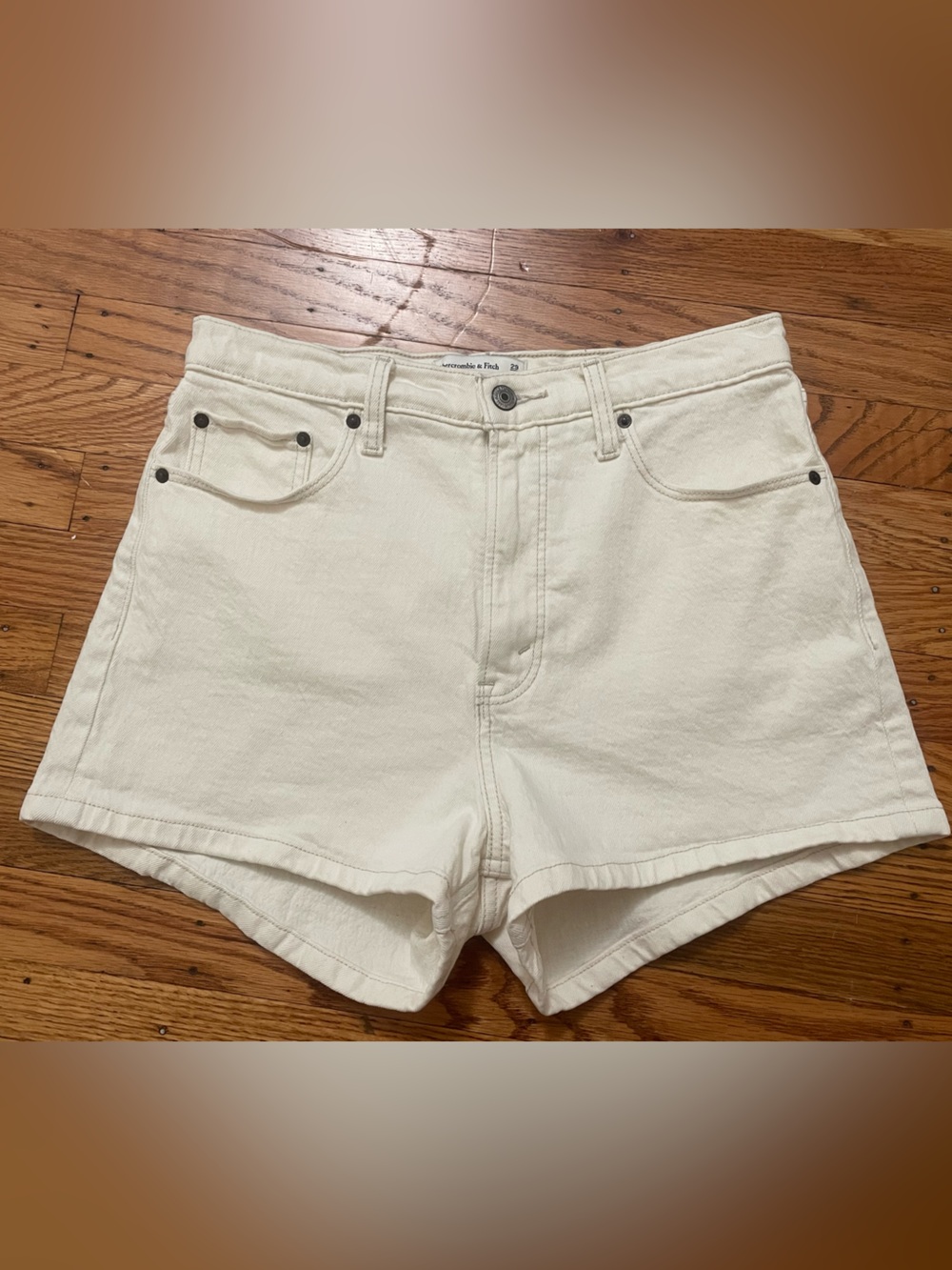 Abercrombie & Fitch Curve Love, The Mom Short, High Rise